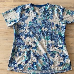 Carhartt women’s scrub top